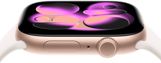 Apple Watch Series 11، علبة من الألمنيوم باللون الذهبي الوردي، وجه ساعة Responsive Art، الجانب الأيمن الخارجي: Digital Crown، ميكروفون، زر جانبي، سوار رياضي بلون وردي فاتح