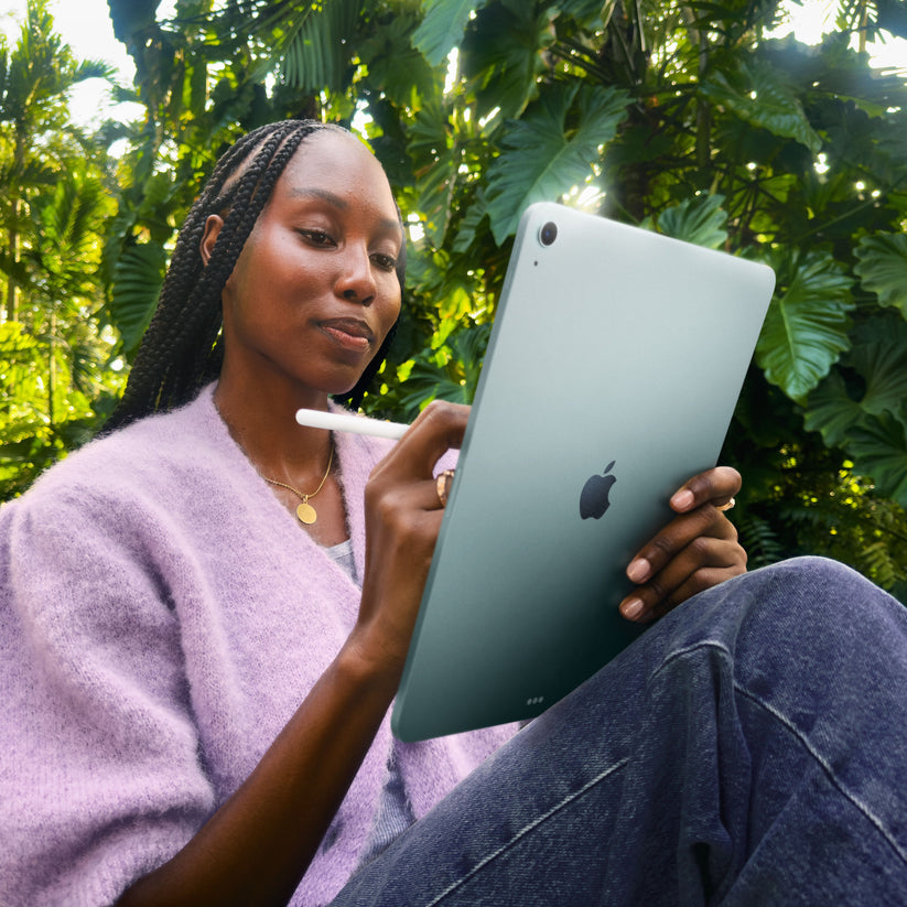 iPad_Air_13-inch_M3_WiFi_Blue_PDP_Image_Position_8__ar-SA