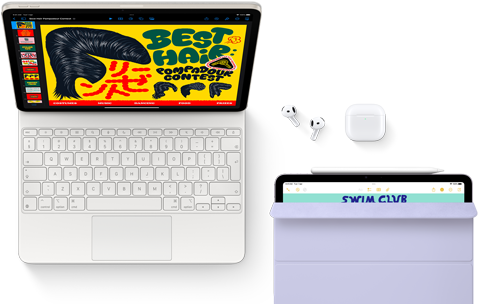 iPad Air متصل بـ Magic Keyboard، مع AirPods Pro، وApple Pencil Pro، وإكسسوارات Smart Folio