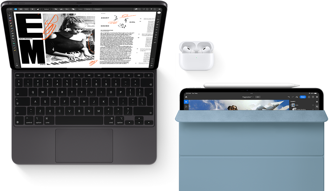 iPad Pro مع Magic Keyboard، Airpods Pro. iPad آخر مع Apple Pencil وSmart Folio