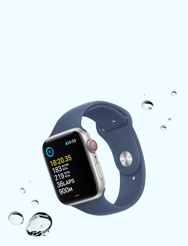 شاشة تمرين السباحة على Apple Watch SE، بجانب قطرات الماء